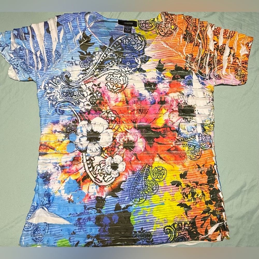 Kaktus Blue and Orange Graphic Fitted Tee